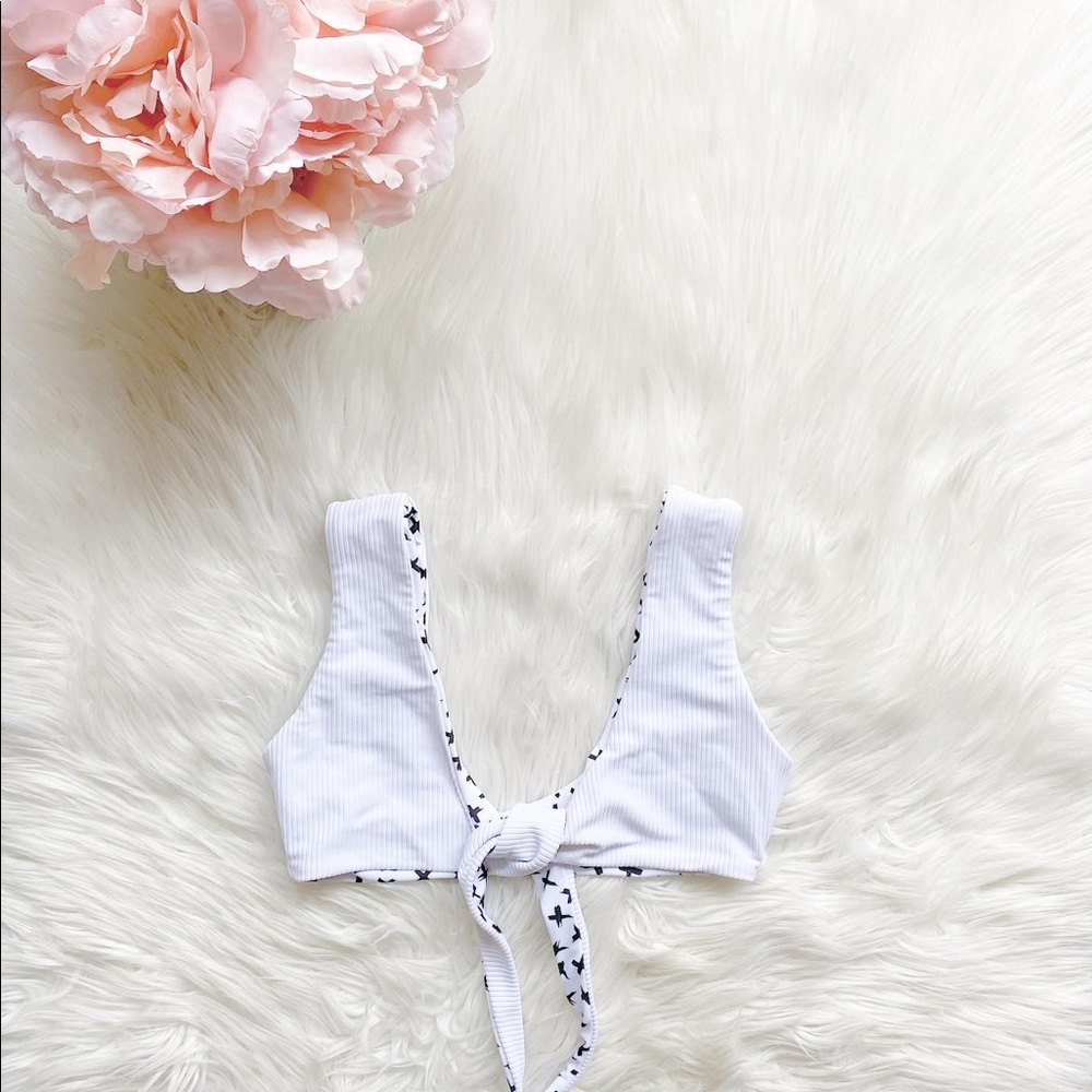 🌟SOLD🌟Moana Bikini White Ribbed Top